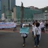 Para peserta aksi damai sedang menuju Bundaran HI Jakarta
